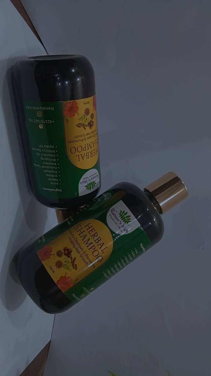 Nature’s Hub Herbal Shampoo 300ml